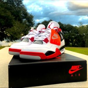 2020 Jordan Retro 4’s fire red color way